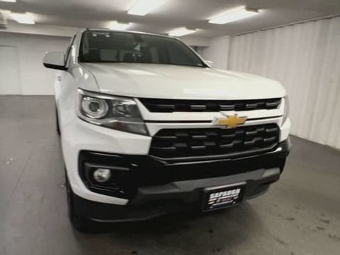 Certified 2022 Chevrolet Colorado LT w/ Luxury Package AWD/4WD image 3