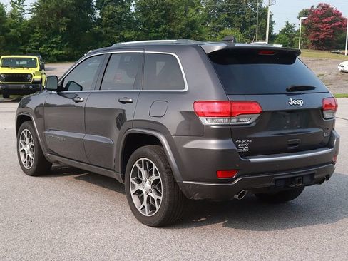 Used 2018 Jeep Grand Cherokee Limited AWD/4WD image 5