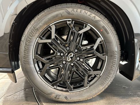 New 2026 INFINITI QX80 4WD image 10