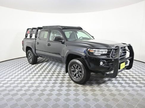 Used 2020 Toyota Tacoma SR5 AWD/4WD image 10