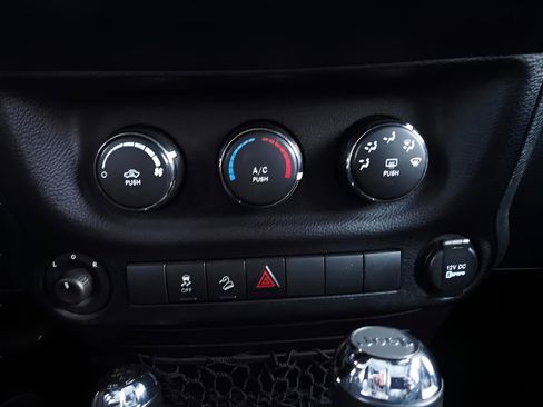 Used 2015 Jeep Wrangler Unlimited Sport w/ Quick Order Package 24S image 28