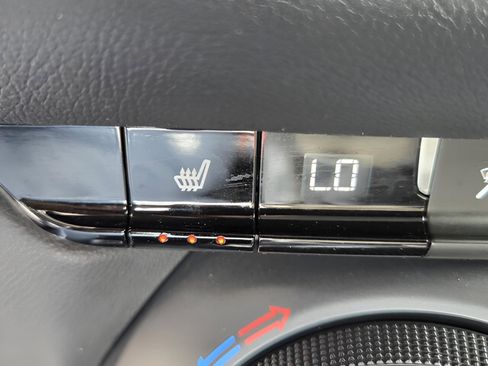 Used 2023 Chevrolet Blazer LT image 22