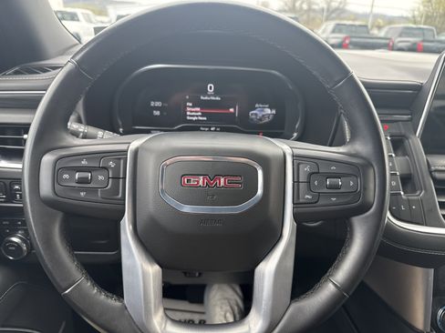 Used 2024 GMC Yukon SLT image 18