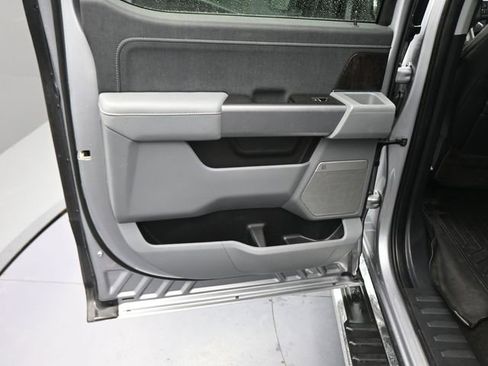 Used 2022 Ford F150 Lariat RWD image 18