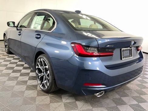 Certified 2025 BMW 330i xDrive Sedan w/ Premium Package AWD/4WD image 4