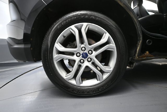 Used 2016 Ford Edge Titanium w/ Technology Package AWD/4WD image 10