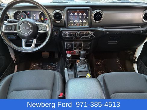Used 2022 Jeep Wrangler Unlimited Rubicon 4xe w/ Cold Weather Group AWD/4WD image 13