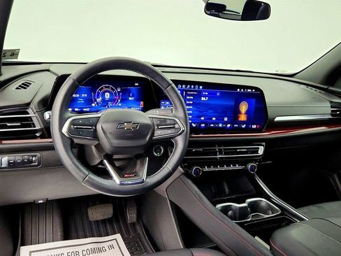 Used 2024 Chevrolet Traverse Z71 AWD/4WD image 12