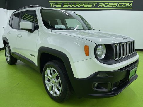 Used 2017 Jeep Renegade Latitude AWD/4WD image 2