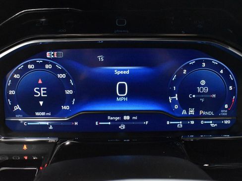 Used 2025 Chevrolet Silverado 2500 ZR2 w/ Technology Package image 22