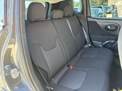 Used 2021 Jeep Renegade Sport image 22