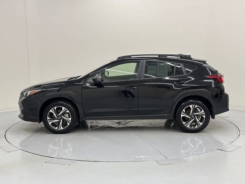 Used 2025 Subaru Crosstrek 2.0i Premium image 2