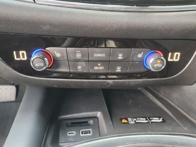 Used 2024 Buick Enclave Essence w/ Experience Buick Package FWD image 17