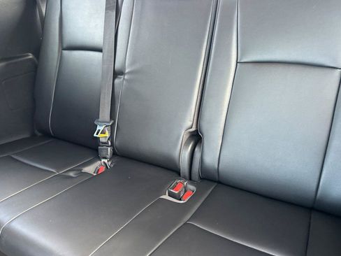 Used 2021 Toyota Highlander XLE image 14