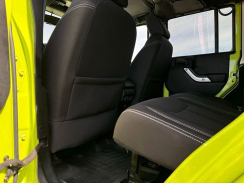 Certified 2016 Jeep Wrangler Unlimited Sahara w/ Connectivity Group image 27