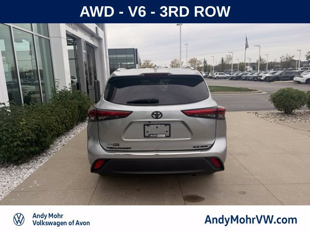 Used 2021 Toyota Highlander XLE AWD/4WD image 7