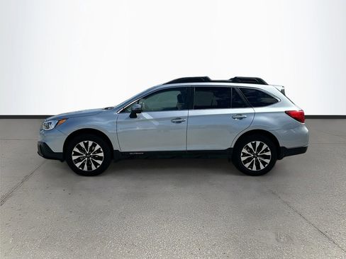 Used 2016 Subaru Outback 2.5i Limited AWD/4WD image 4