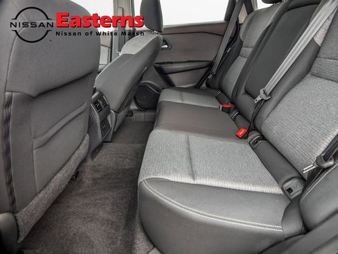 Used 2022 Nissan Rogue SV image 41