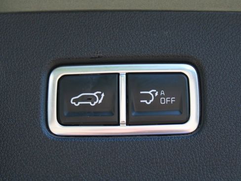 Used 2025 Kia Sorento SX AWD/4WD image 12