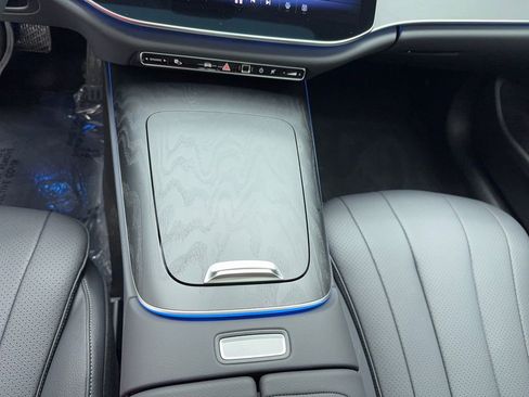 Used 2026 Mercedes-Benz E 350 E 350 NAV,CAM,PANO,HTD STS,BLI image 33