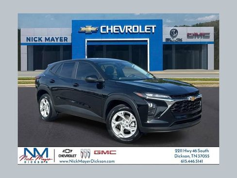 Used 2025 Chevrolet Trax LS w/ LS Convenience Package FWD image 1