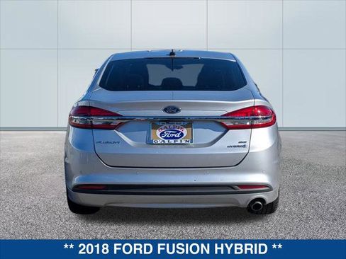 Used 2018 Ford Fusion SE image 4