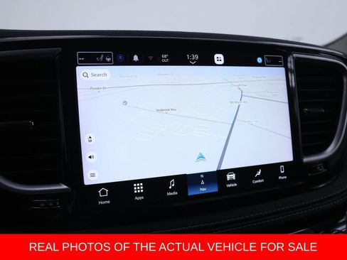 Used 2022 Chrysler Pacifica Limited w/ Uconnect Theater Family Group AWD/4WD image 9