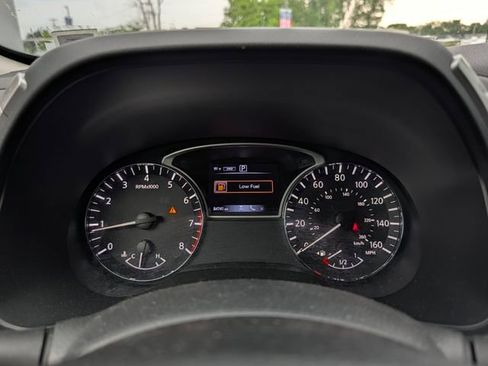 Used 2019 Nissan Pathfinder SL AWD/4WD image 20