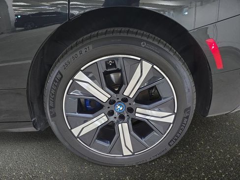 Used 2024 BMW iX xDrive50 w/ Sport Package AWD/4WD image 32