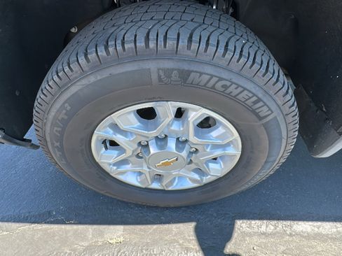 Used 2024 Chevrolet Silverado 2500 LTZ image 9