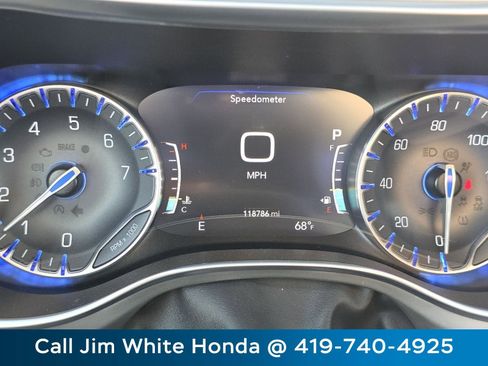 Used 2021 Chrysler Pacifica Limited w/ Uconnect Theater Family Group AWD/4WD image 29