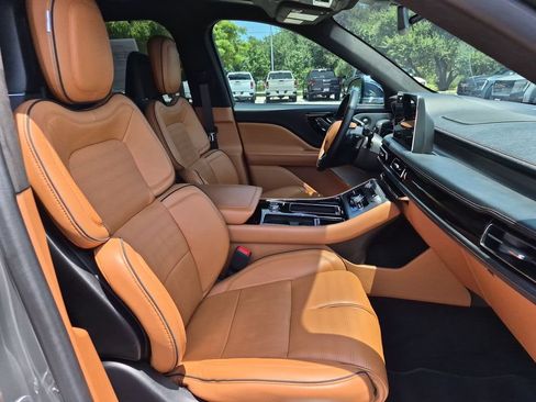 Used 2020 Lincoln Aviator Black Label w/ Dynamic Handling Package AWD/4WD image 40