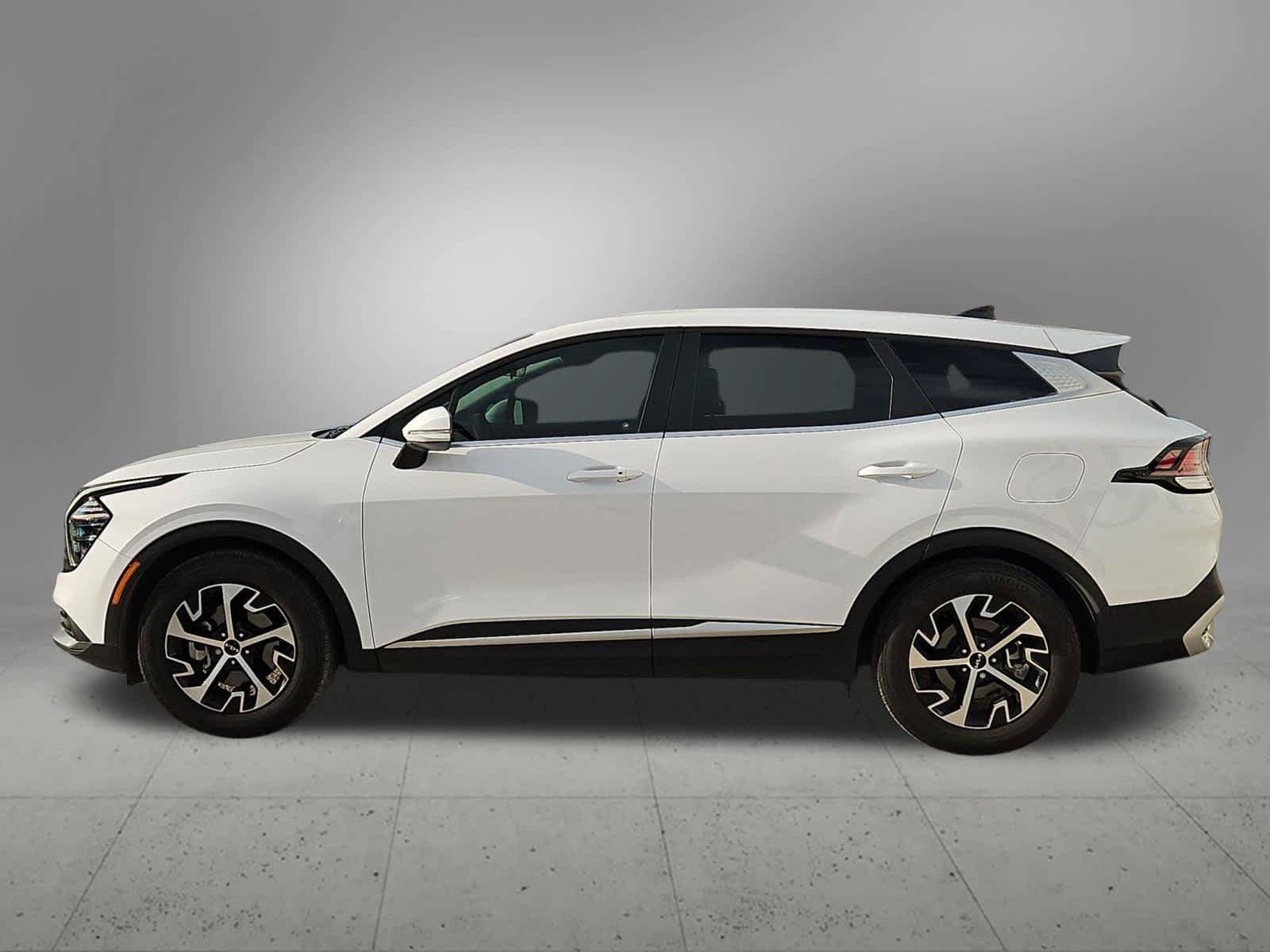 Certified 2025 Kia Sportage EX FWD image 3