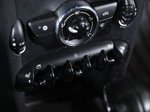 Used 2011 MINI Cooper Hardtop image 18