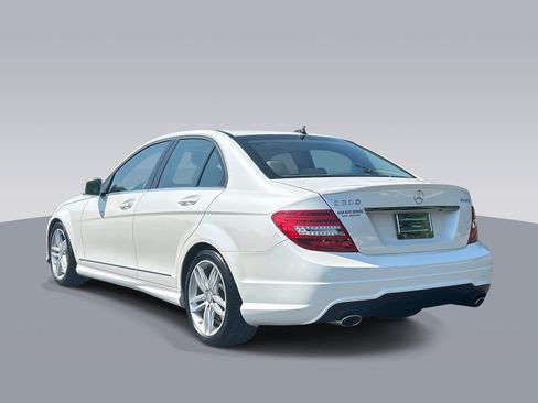 Used 2012 Mercedes-Benz C 300 4MATIC Sedan image 5