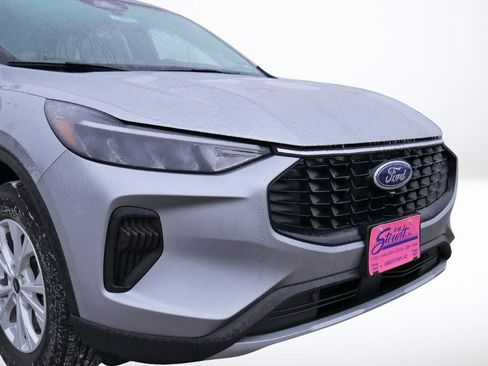 Used 2023 Ford Escape Active w/ Tech Pack #2 image 9