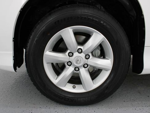 Used 2014 Lexus GX 460 image 78