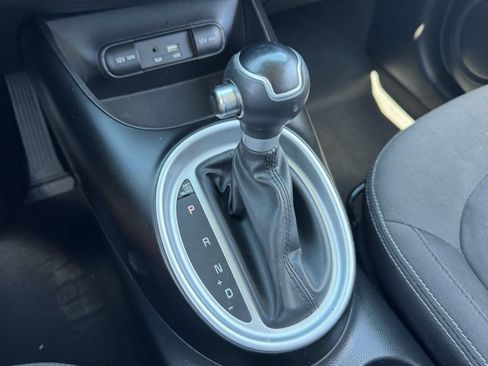 Used 2016 Kia Soul FWD image 28