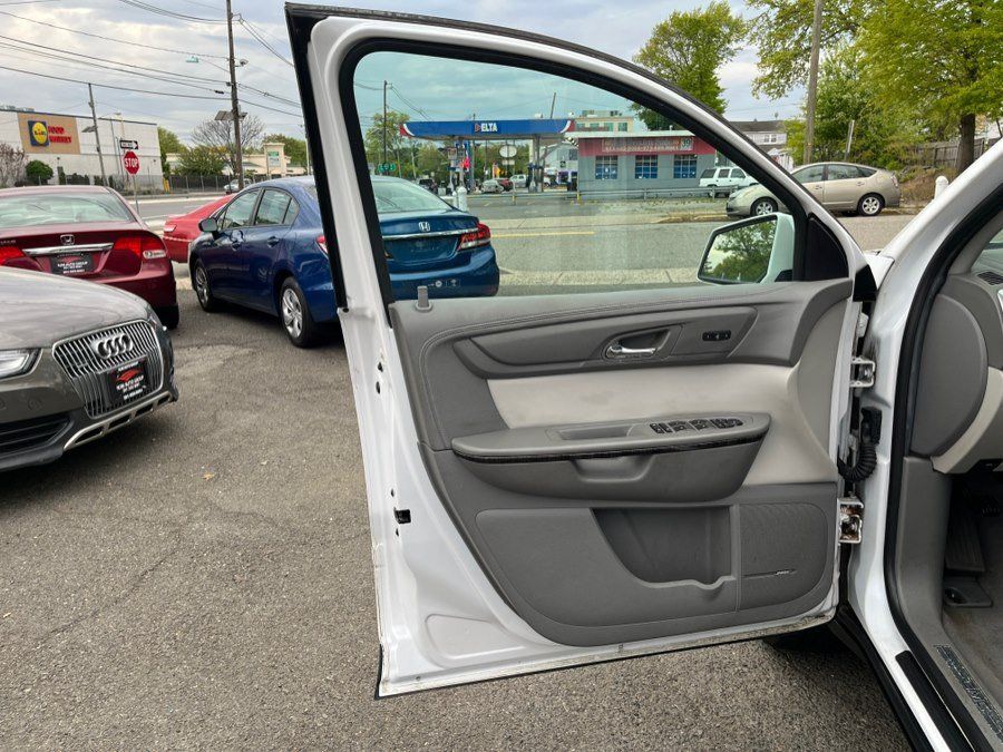 Used 2017 GMC Acadia Limited SLT AWD/4WD image 12
