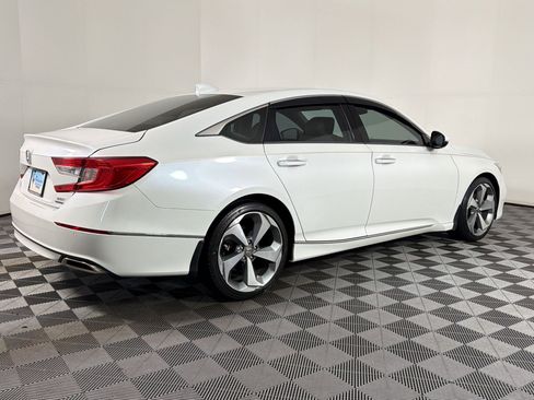 Used 2020 Honda Accord Touring image 6