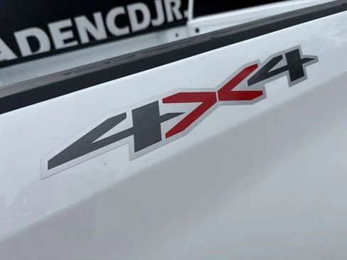 Used 2024 Chevrolet Silverado 1500 Custom image 12