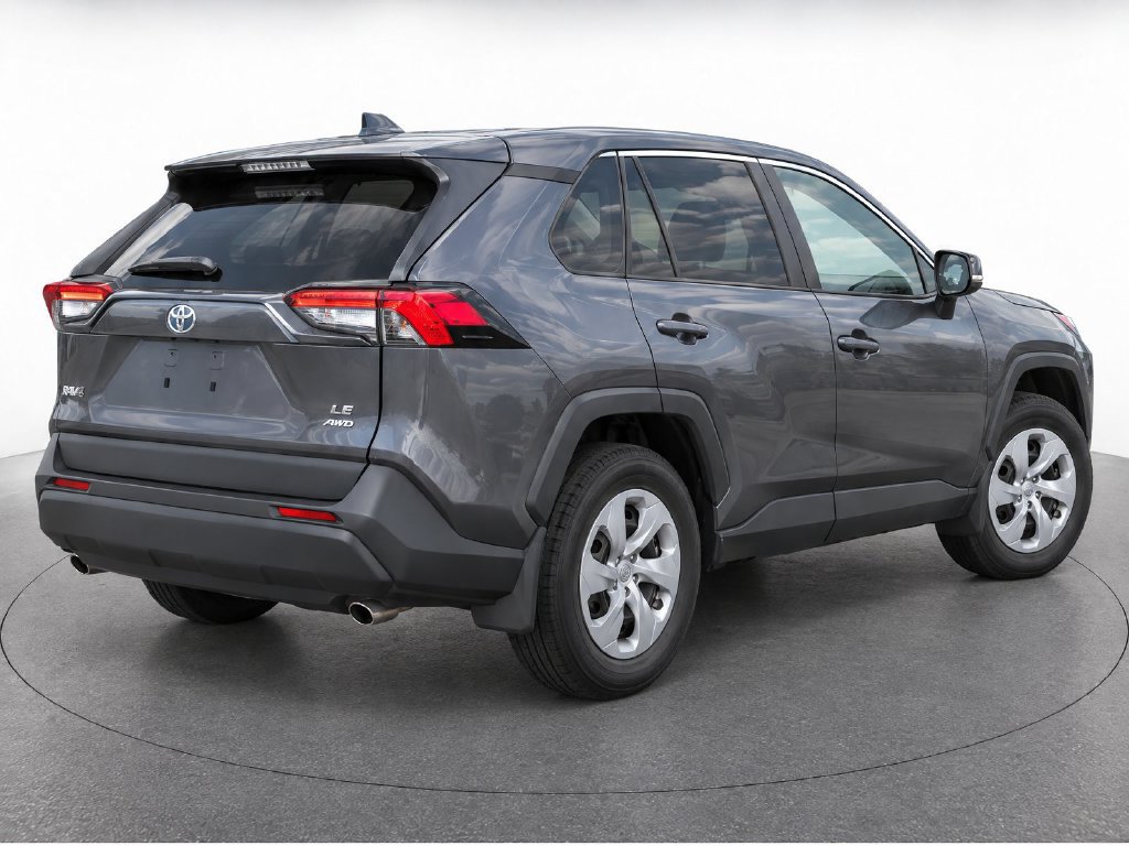 Used 2023 Toyota RAV4 LE AWD/4WD image 5