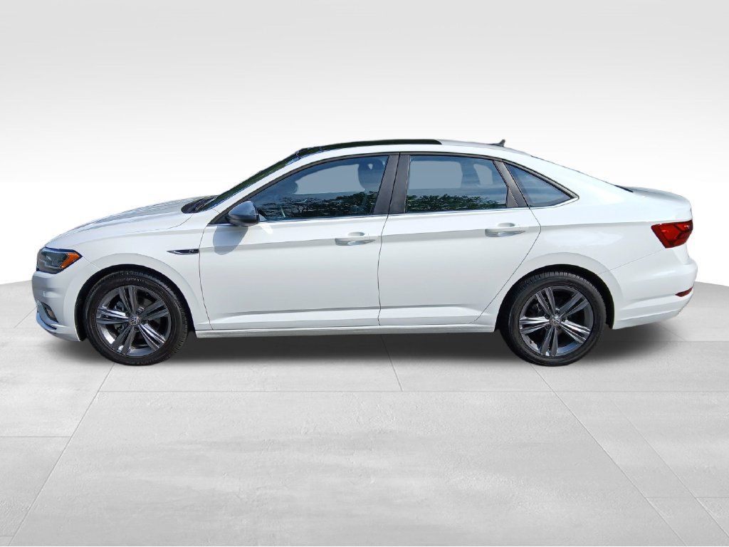 Used 2021 Volkswagen Jetta R-Line w/ R-Line Cold Weather Package FWD image 2