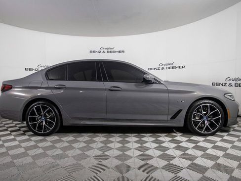 Used 2022 BMW 530e w/ Premium Package image 11