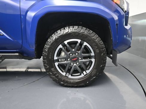 Used 2025 Toyota Tacoma TRD Sport AWD/4WD image 6