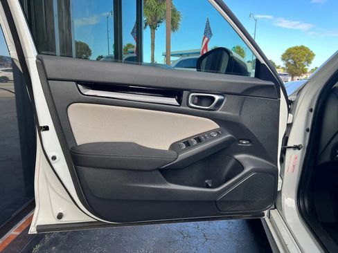 Used 2024 Honda Civic EX image 9