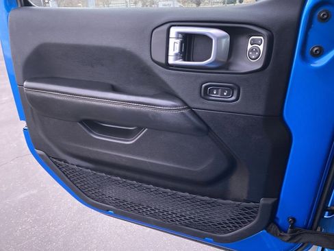 Used 2024 Jeep Wrangler Sahara image 19