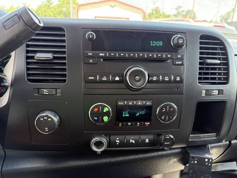 Used 2011 Chevrolet Silverado 2500 LT w/ Interior Plus Package AWD/4WD image 35