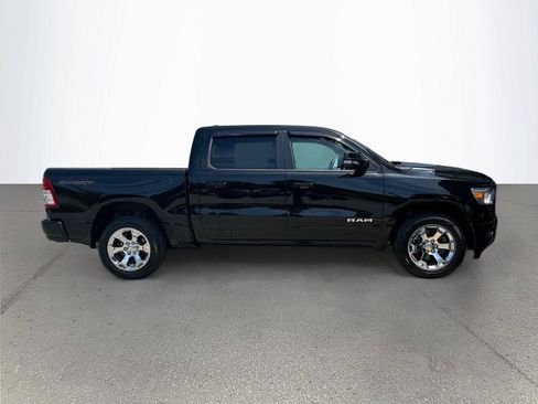 Used 2022 RAM 1500 Big Horn AWD/4WD image 3