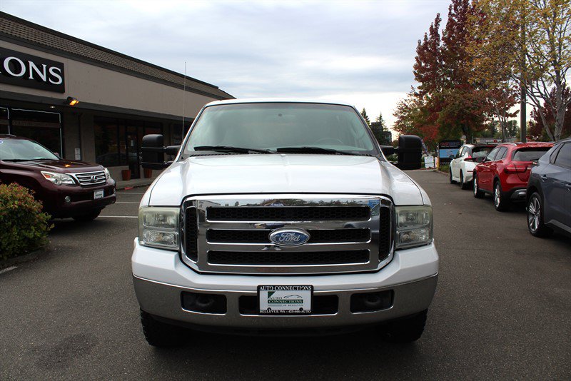 Used 2005 Ford Excursion XLT AWD/4WD image 7